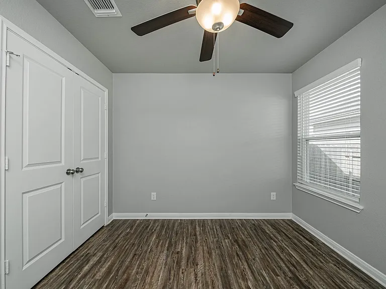 525 Fallbrook Dr — Photo 39
