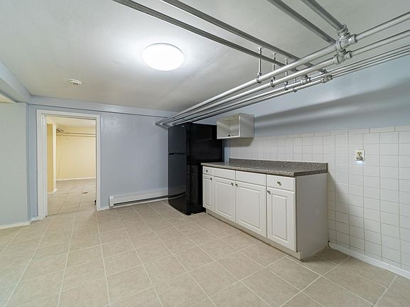 4th image of 31 Clendenny Ave #B
