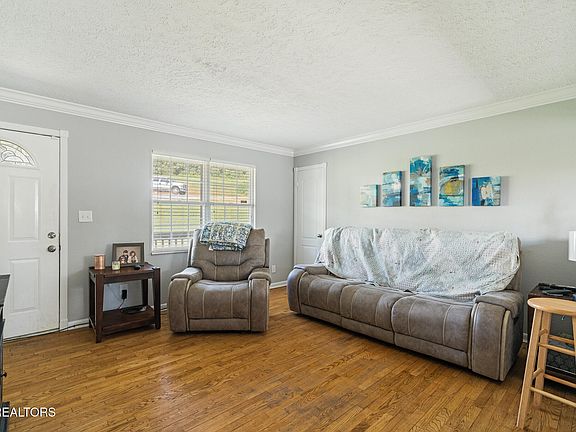5th image of 8718 Ventis Ln