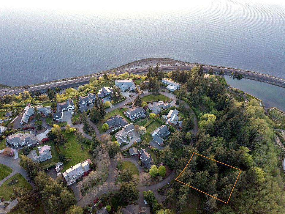 1st image of 20 Shorewood Dr
