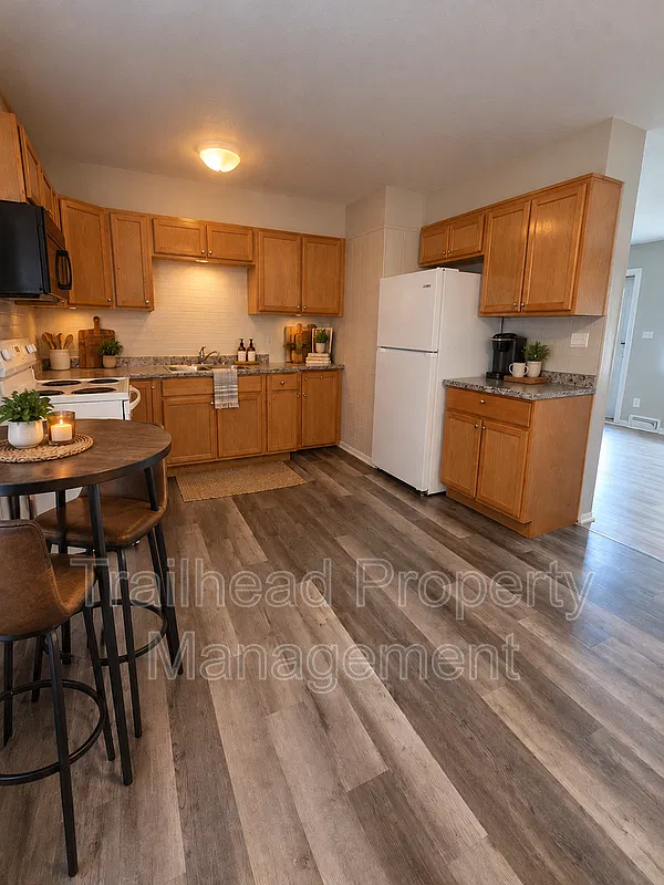 4 bed, 1.0 bath, 1176 sqft, $1,399 — Photo 3