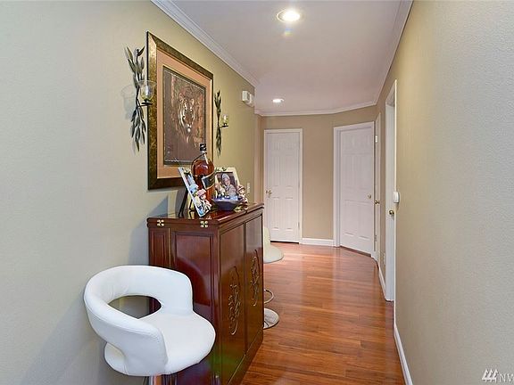 4th image of 1221 Daniels Ct