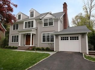 15 Canterbury Ln, Millburn Twp., NJ 07078