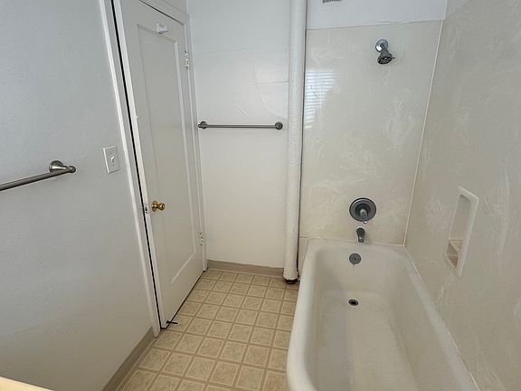 5th image of 620 Santa Clara Ave #094380aa7