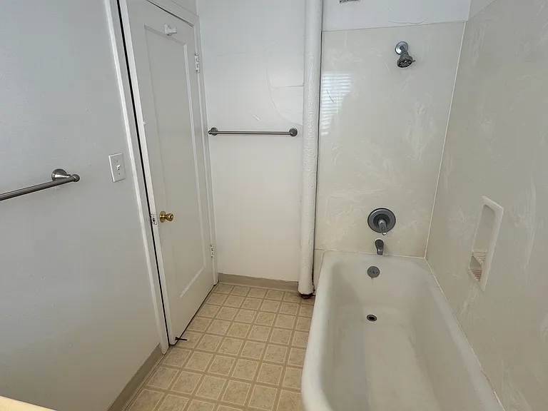 Norris Apartments — Photo 5