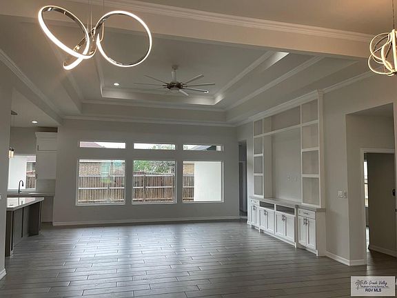 3rd image of 7002 Heritage Oaks Dr