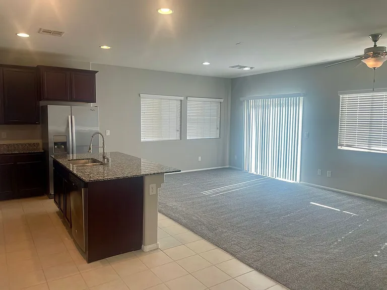 8365 S Pioneer Way — Photo 5