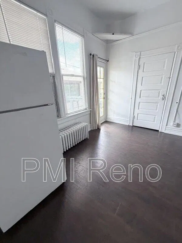1 bed, 1.0 bath, $900 — Photo 2