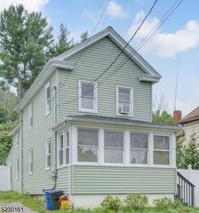 16 Green St, Oxford, NJ, 07863