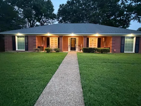 1448 Tracewood Dr, Jackson, MS 39211