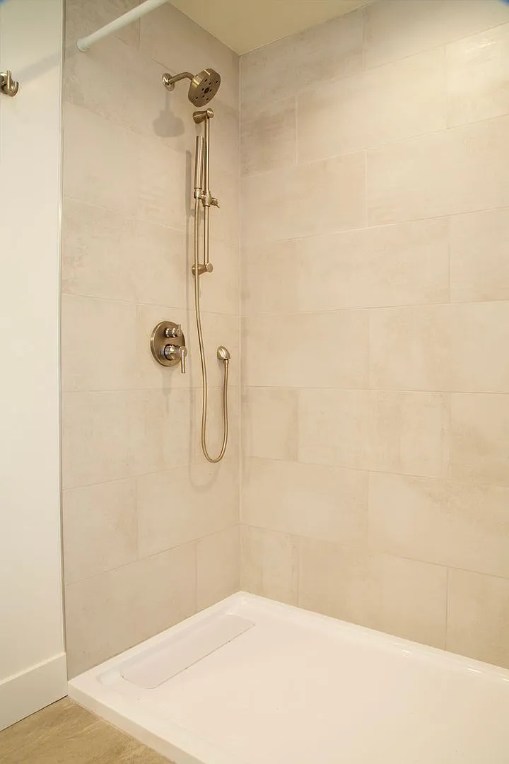 1010 Grand Ave — Photo 4