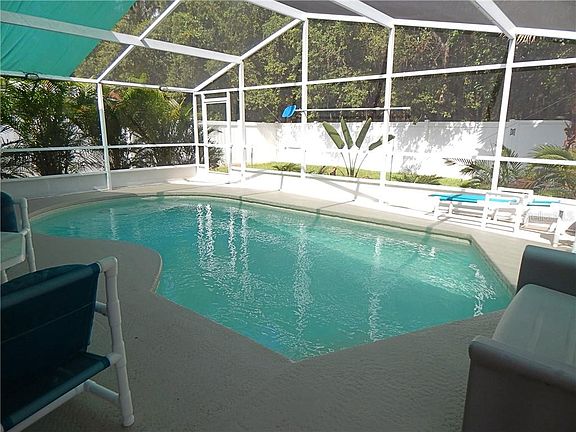 3rd image of 5869 Meadowpark Pl