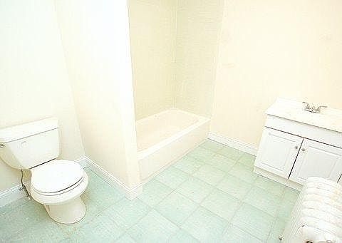 5th image of 2808 W Girard Ave #A