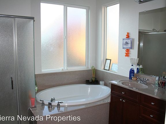3rd image of 5323 Vista Heights Dr