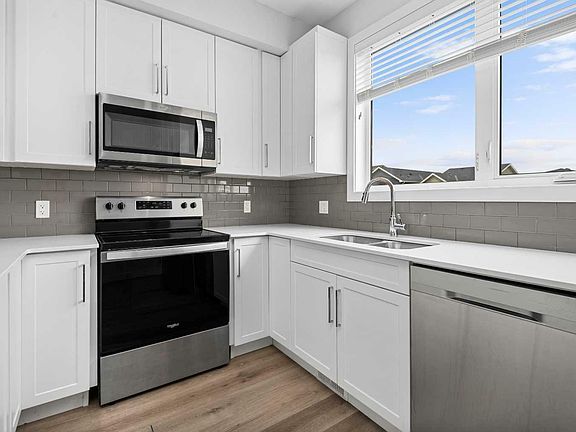 2nd image of 16 Evanscrest Park NW #408