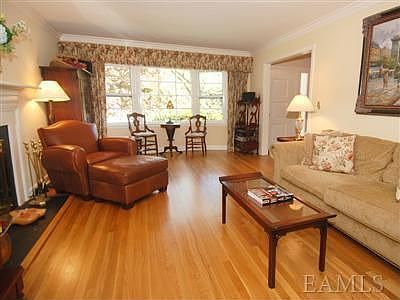 4th image of 83 W Brookside Dr