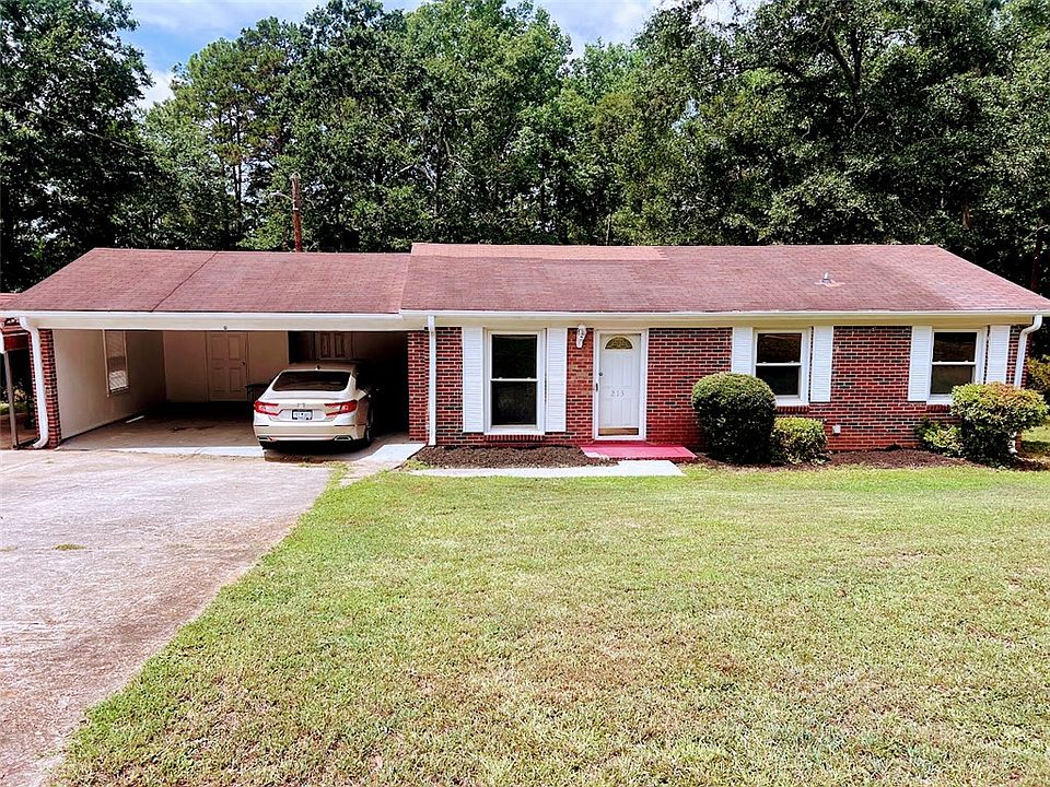 1st image of 213 Hillcrest Cir