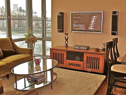 Sold by Sotheby's International Realty | media 22