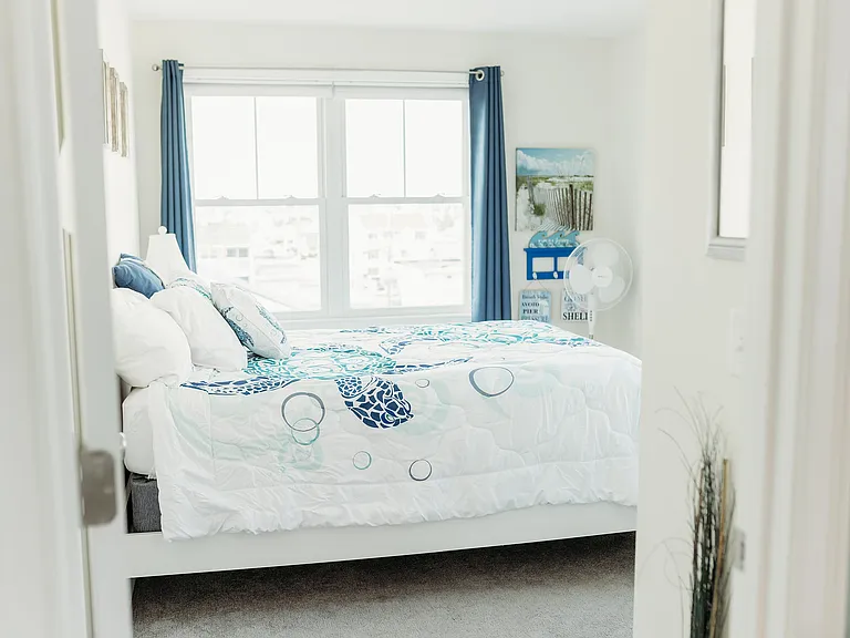 124 Ashworth Ave #302 — Photo 6