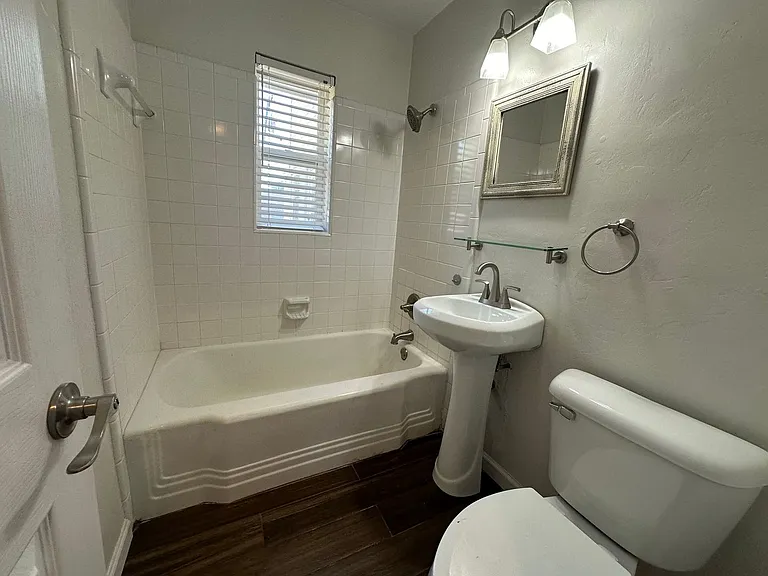 2108 Westchester Dr — Photo 28