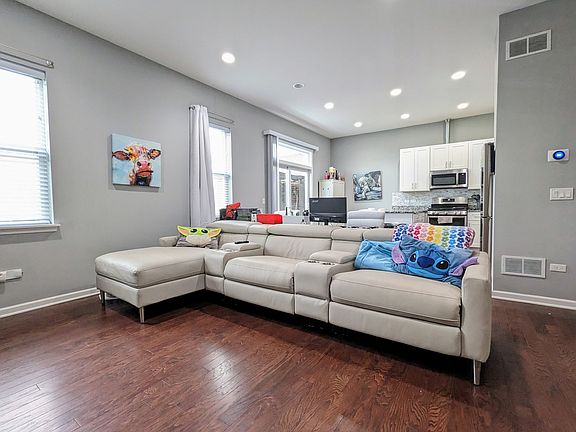 4th image of 2367 N Newberry Ln #1