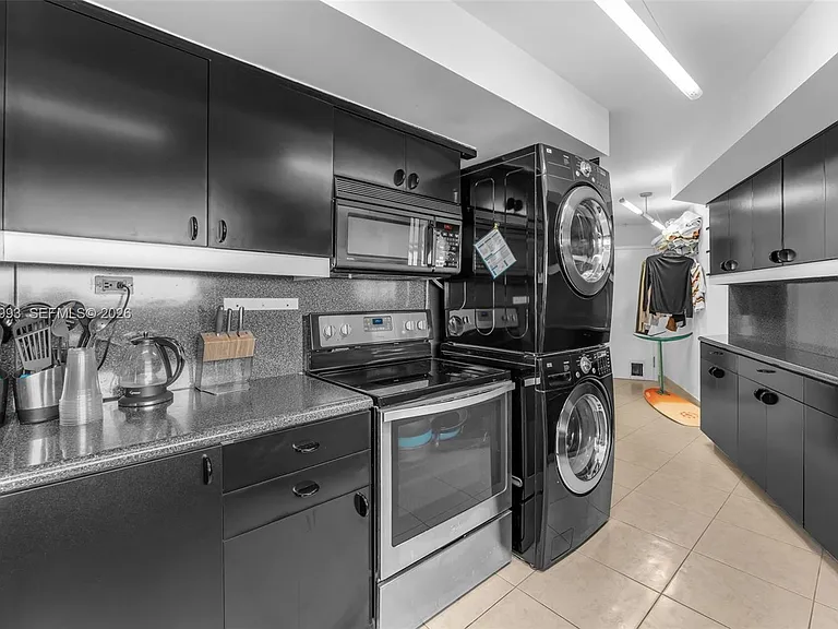 4925 Collins Ave #11E — Photo 10