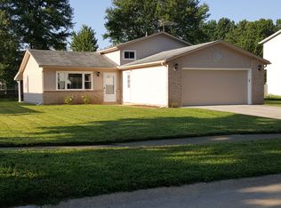 1037 Greenwich Ave, Grafton, OH 44044