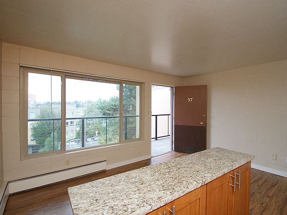 4th image of 2852 Eastlake Ave E APT 57