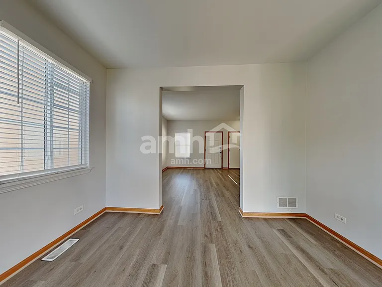 1204 Stonecrop Ln — Photo 5