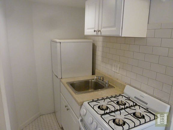 3rd image of 414 E 9th St APT 15
