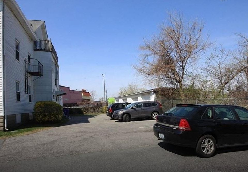 2nd image of 12 Dickens St APT 2