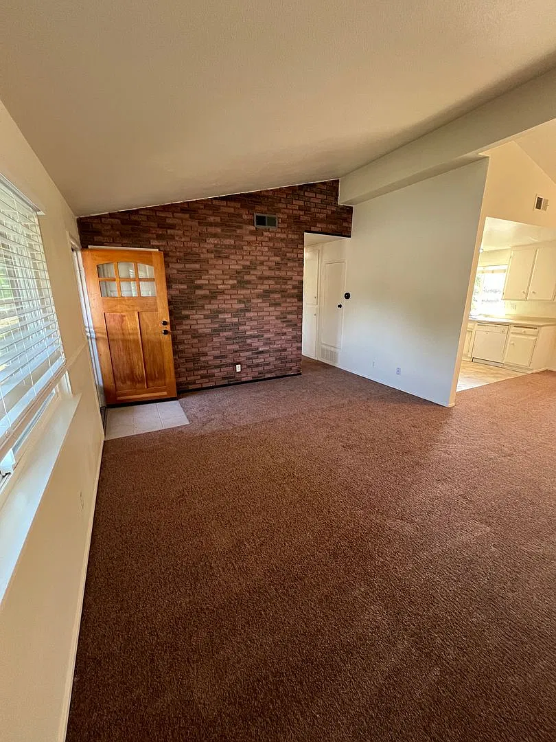 For Lease 3+1 Home Located In Simi Valley,Ca — Photo 3