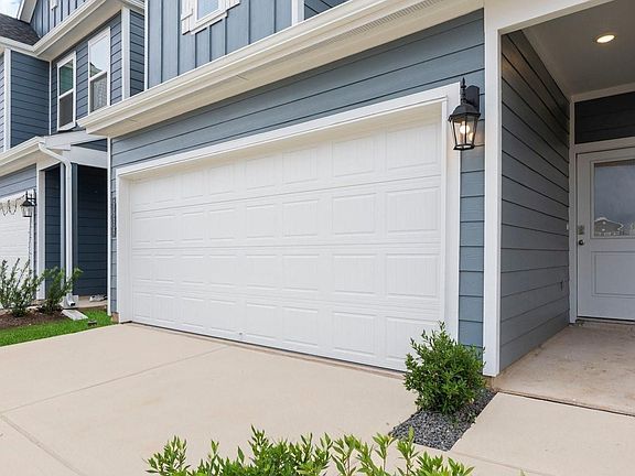 3rd image of 28218 Meadowlark Sky Dr