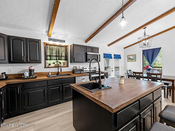 5th image of 806 Gamble Dr