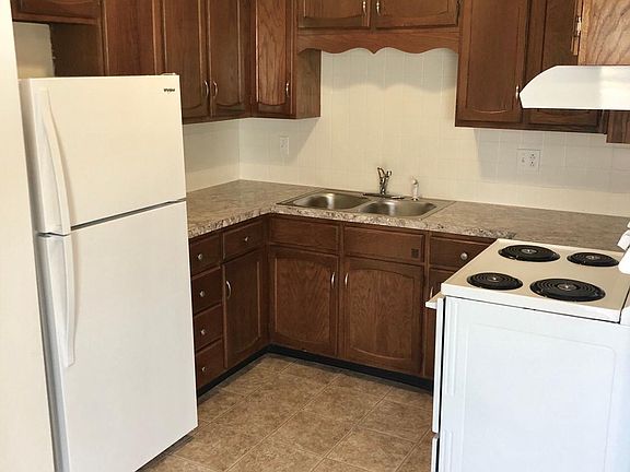 3rd image of 308 NE Forest Ave