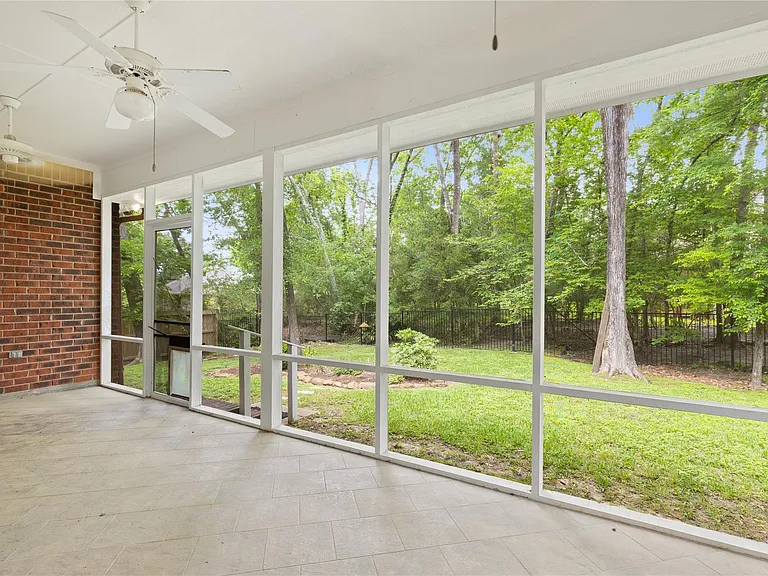 106 Lazy Springs Dr — Photo 43