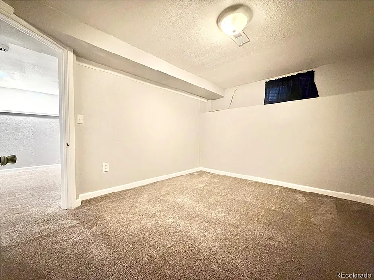 1285 W Gill Pl — Photo 29