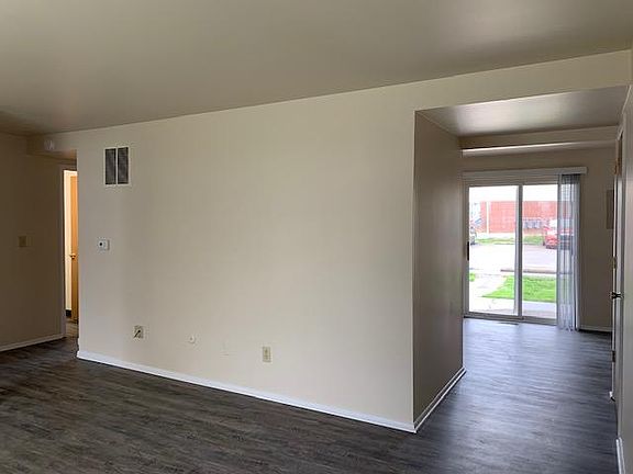 3rd image of 525 W Walnut St #525