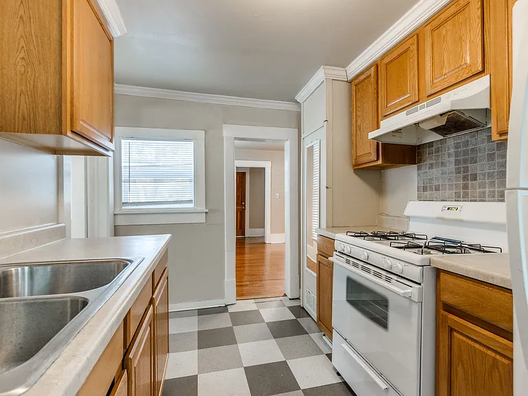 423 W Eufaula St — Photo 5
