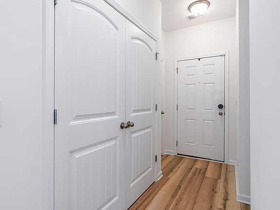 5th image of 2041 Glades Dr