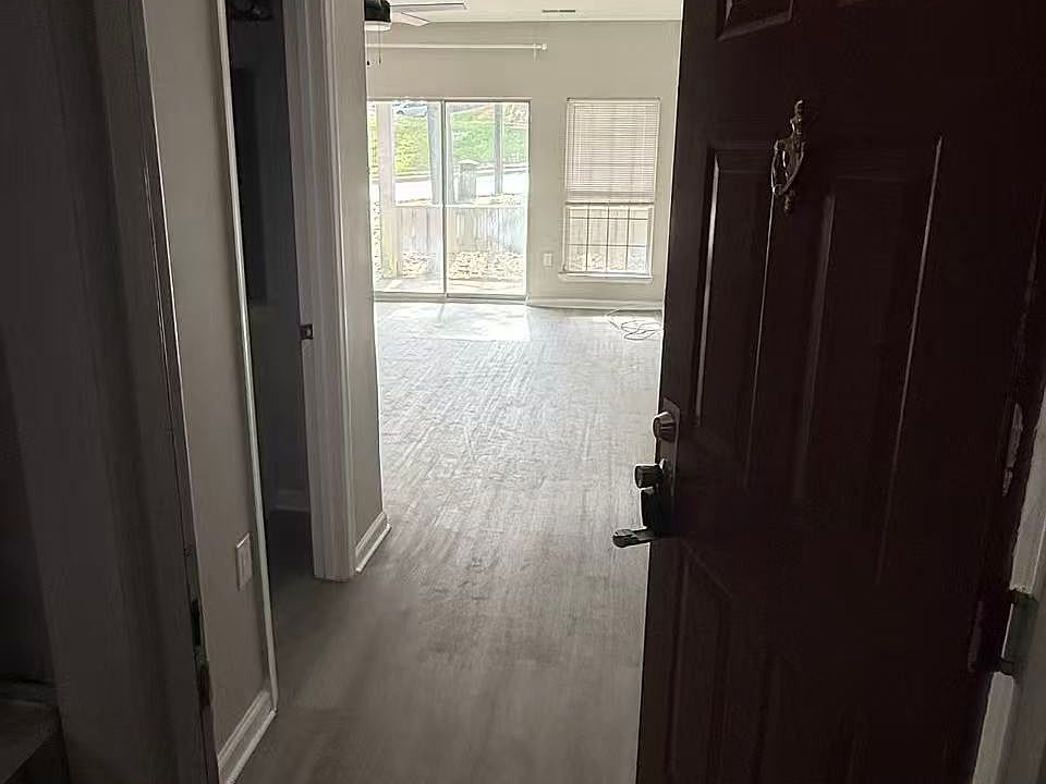 1st image of 4400 Silverbrook Ln APT F003