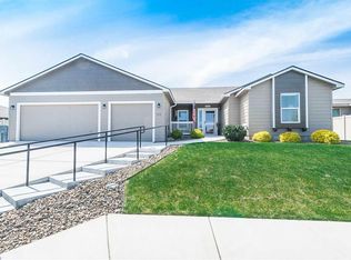 513 Charbonneau Dr, Richland, WA 99352
