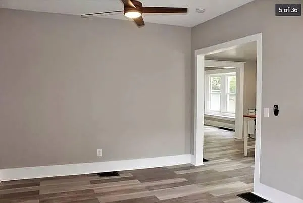 96 Roslyn St #DOWN — Photo 2