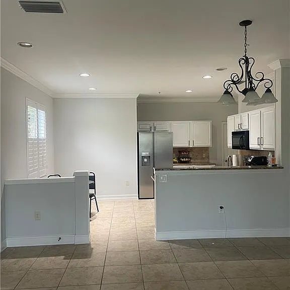 884 Hampton Cir #159 — Photo 4