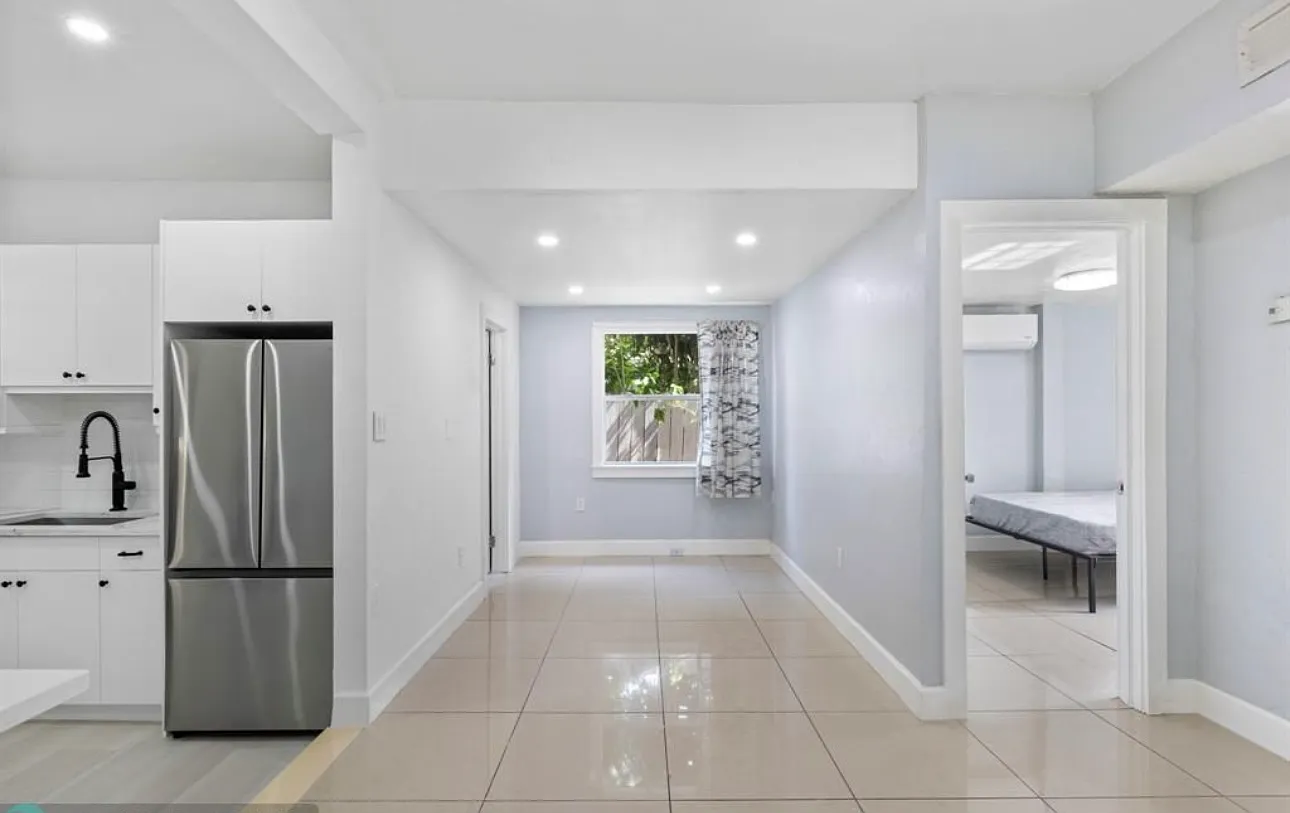 2 bed, 900 sqft, $1,950 — Photo 3