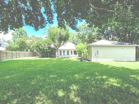Spacious Backyard