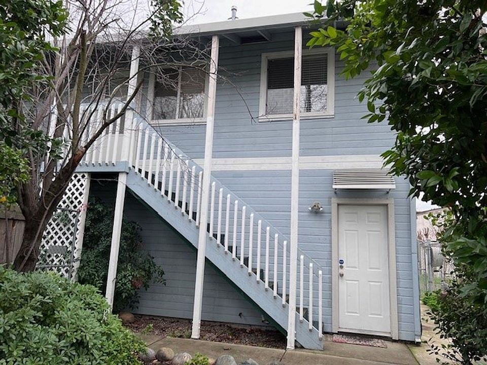 1st image of 3959 1/2 1st Ave