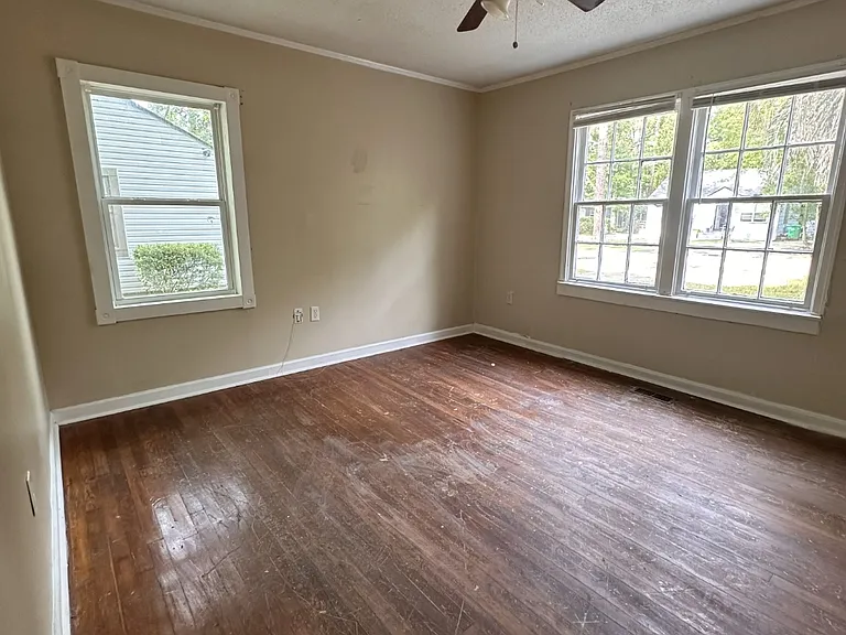 1809 Charlton St — Photo 6