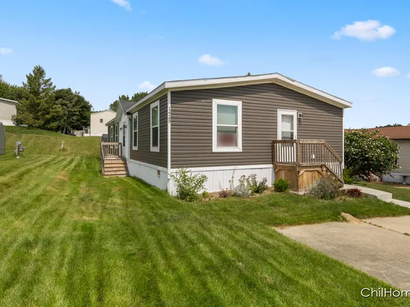 1425 Red Oak Ln NE, Belmont, MI 49306