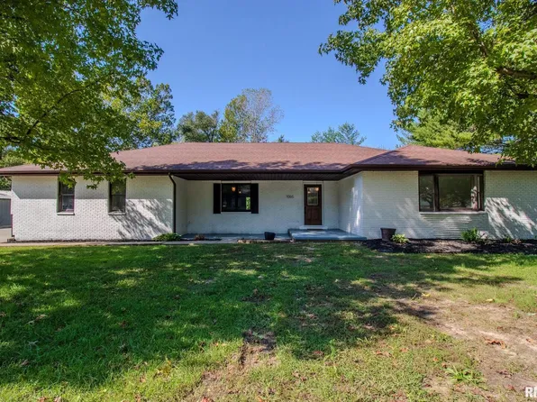 1065 Crystal Rd, West Frankfort, IL 62896